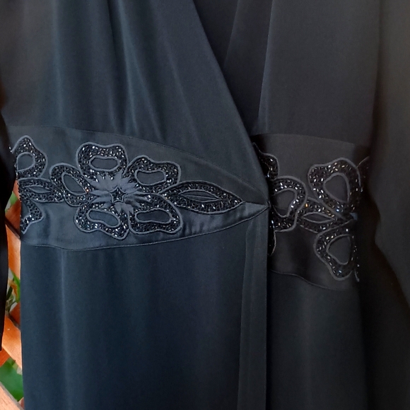 Daymor Petite Dolman Long Sleeve Beaded Embroidered Black Evening Dress Size 10P - Picture 5 of 11